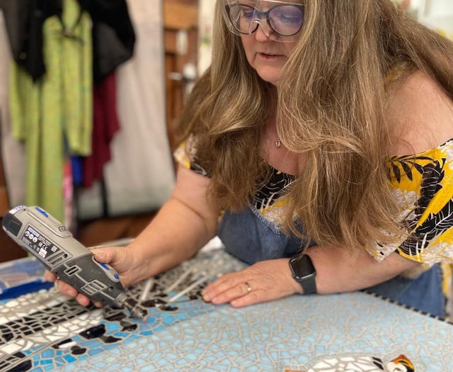 Local artist designs RNLI mosaic to mark charity's 200th anniversary