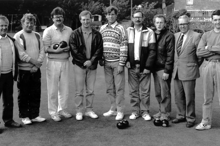 South Ramsey bowls team from ??