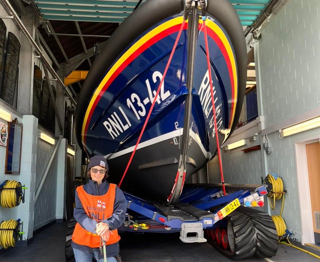 Visitor completes 200-mile coastal fundraising walk for RNLI
