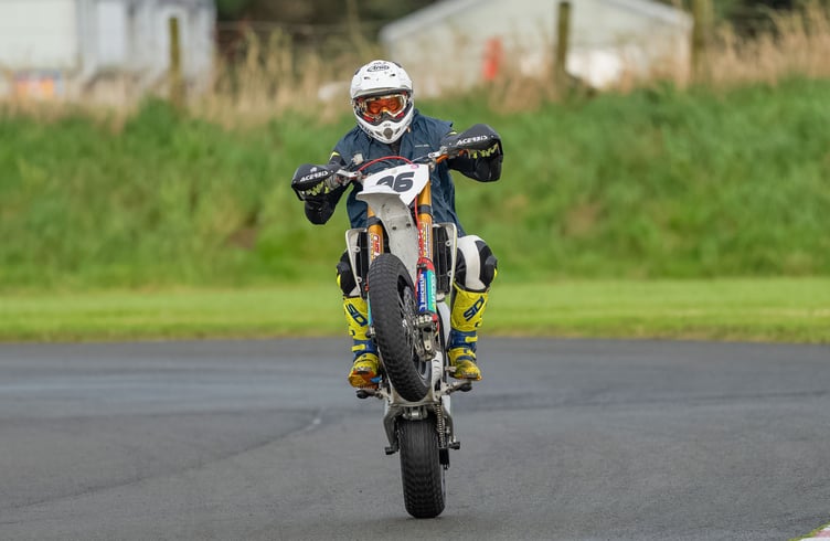 Beau Challis wheelieing his way to the supermoto title at Jurby on Sunday (Photo: Hagar Photography)