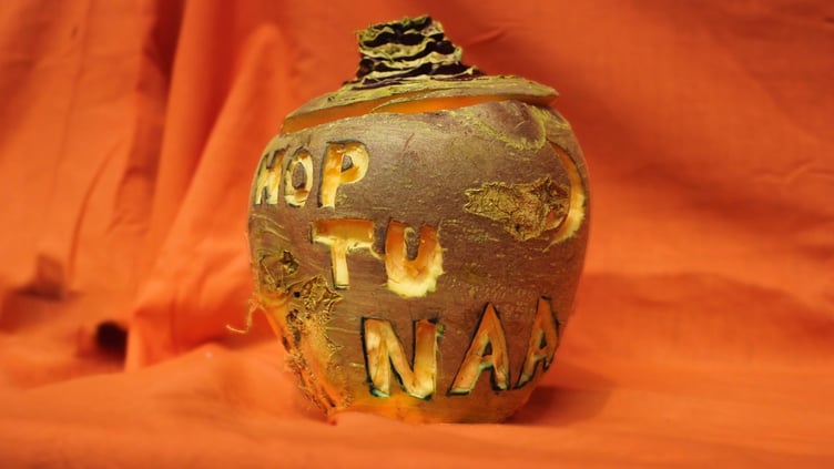 Hop tu naa turnip lantern