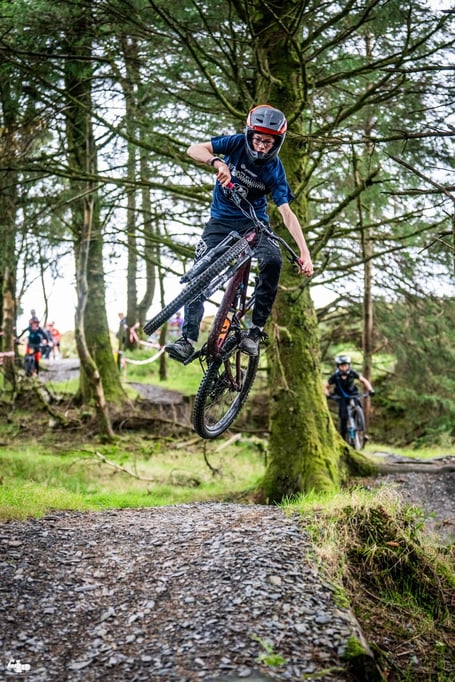 Charlie Russell gets some impressive airtime in the junior men's class during last weekend's 'Funduro' at Cringle Plantation (Photo: Pete Williamson)
