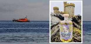 First bottle of Refuge Manx Rum raises £1,325 for RNLI at Gala Auction