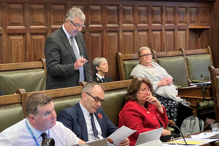 Chris Thomas speaking during last week's no confidence vote