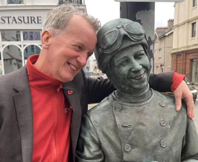 Comedian Frank Skinner says he 'won't return to island' after show