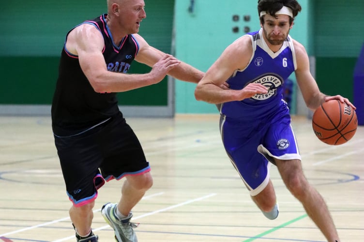 Wolves' Ollie Smith drives to the hoop as Mikey Brereton moves to cover during Wolves' win over Pirates at the NSC (Photo: Seb Smith) 