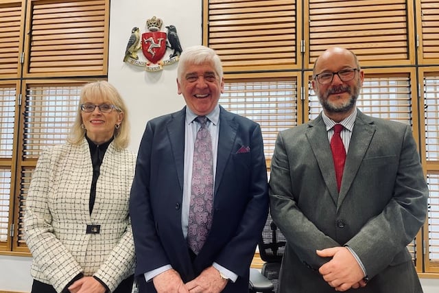 Left to right – Gill Eaton, Chairman of the Isle of Man Magistrates’ Association, David Craine and Julian Ashcroft. Photo credit Zoe Cannell.jpg