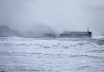 Isle of Man TT 2025: Warning of gale force winds for Monday night