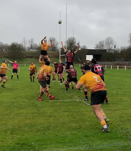 Gihard Visagie's throw to Liam Kirkpatrick ended in a try for the Douglas hooker (Photo: Ben Eggleshaw)