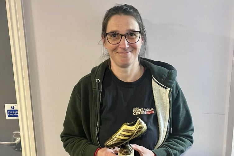 Peel's Ellan Manfield with the Women’s Player of the Month award for November award.