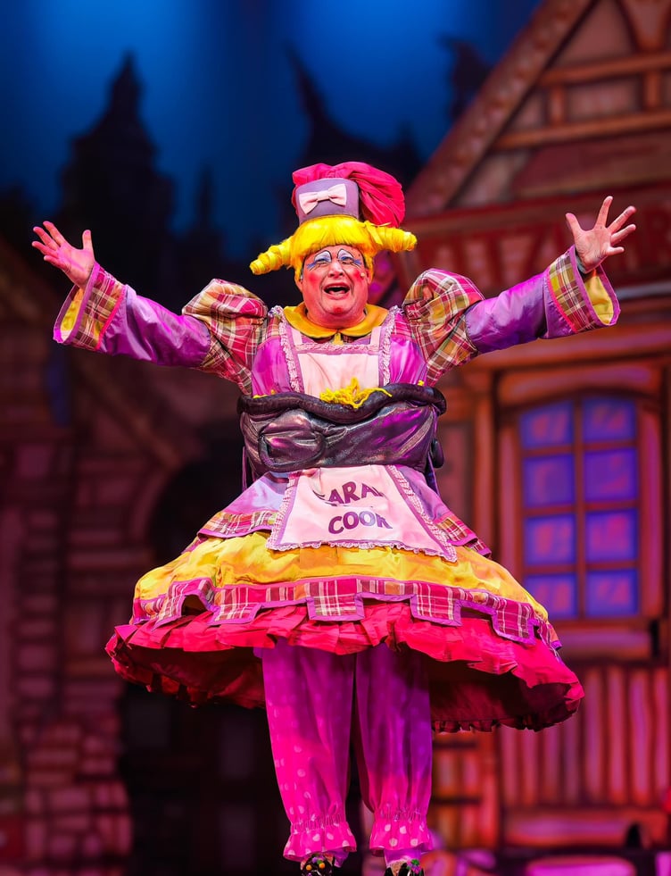 Jolyon Dixon as Sarah the Cook