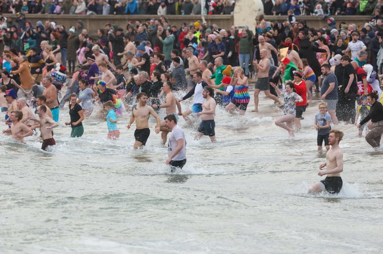Pictures from Peel's New Year's Day dip 2025 (Callum Staley / CJS Photography)