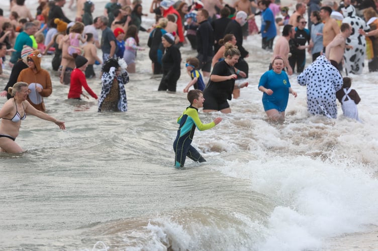 Pictures from Peel's New Year's Day dip 2025 (Callum Staley / CJS Photography)