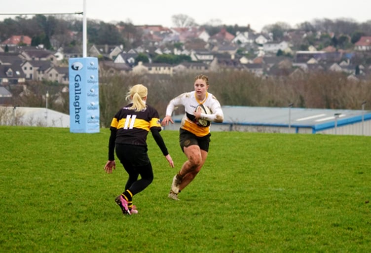 Bliss Murtagh goes on the charge for Vagabonds Ladies during their Women’s NC2 North (South) clash with Leigh on Saturday (Photo: John Liver/Mumble's Pics)