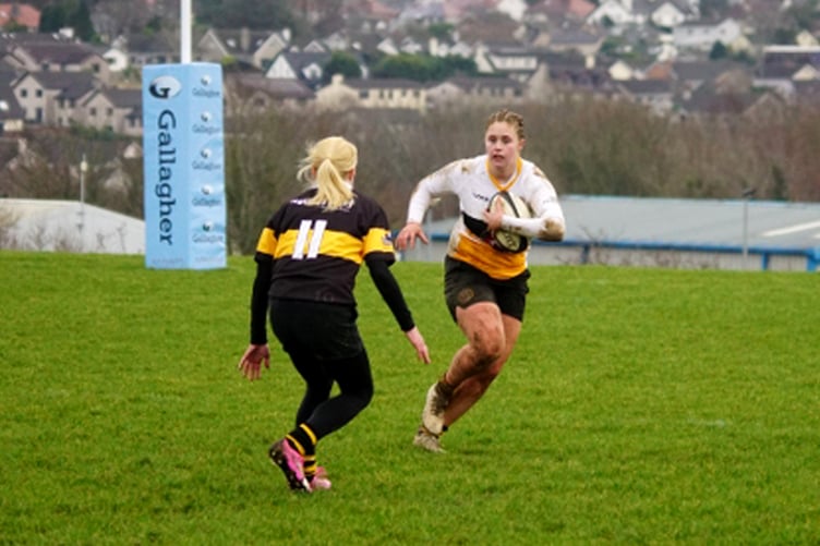 Bliss Murtagh goes on the charge for Vagabonds Ladies during their Women’s NC2 North (South) clash with Leigh on Saturday (Photo: John Liver/Mumble's Pics)
