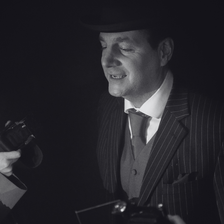 David Artus as Billy Flynn