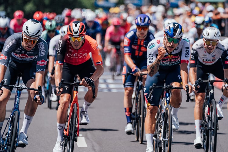 Onchan resident Ben Swift (second from left) sprinted to a fine fifth place in the opening stage of the Santos Tour Down Under in Adelaide on Tuesday (Photo: Zac Williams/SWpix.com)