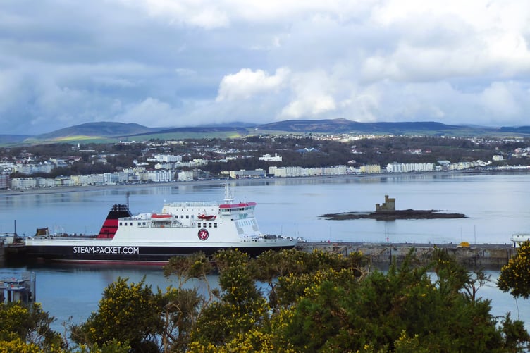Janette Phair snapped this shot from Douglas Head