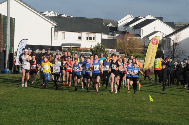 The final round of this winter's cross-country series takes place in Peel on Sunday afternoon