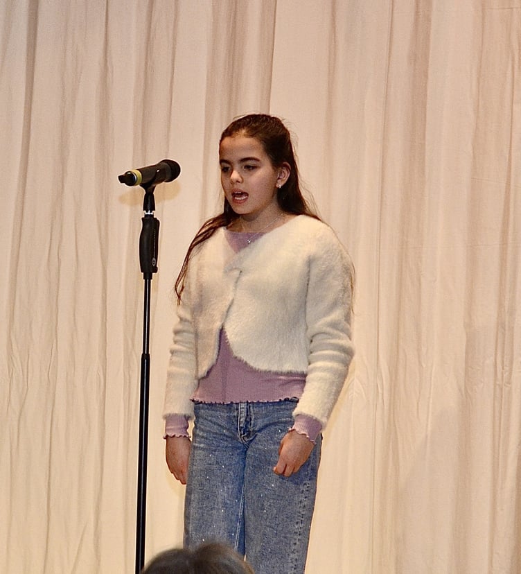 Singer Xenia Munoz-Fite