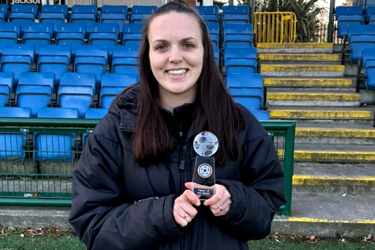 Peel’s Maxine Smalley with the Women’s Player of the Month award for December and January