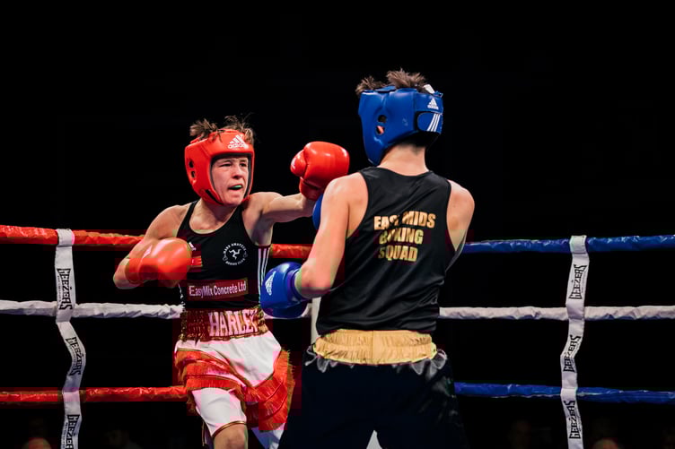 Harley Suwinski takes on Joe-Lewis Wilshire (Photo: Ricciardi Media)