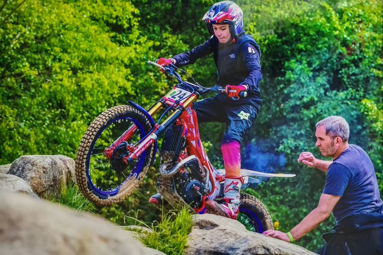 Liam Barker in action on his 125 Beta at last may, with his father Mark acting as his minder (Matthew Rudd photography) 