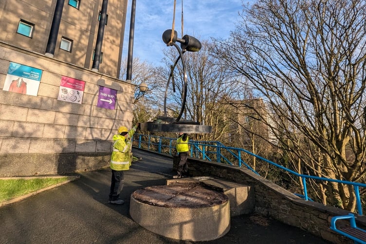 Sculpture is craned off its plinth at Manx Museum