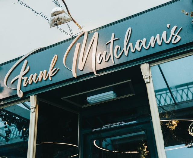 Man sat at bar reached into staff tip jar and helped himself to cash