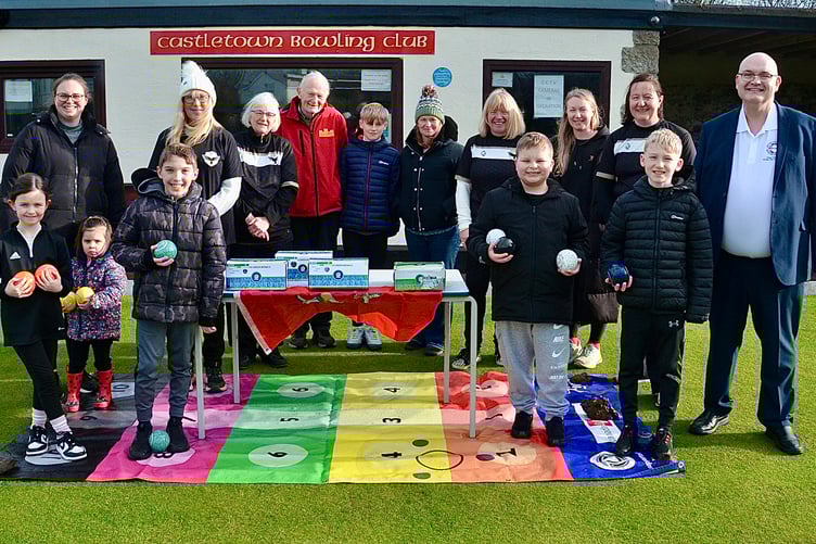 Junior Bowlers proudly displaying the new kit at the presentation (Photo: Arnie Withers)