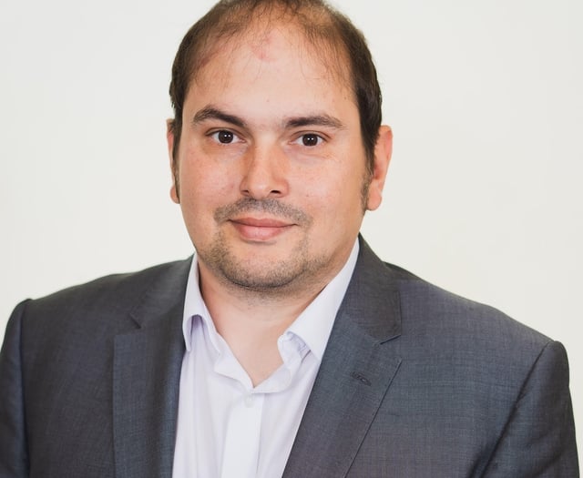 Douglas councillor ousted over non-attendance