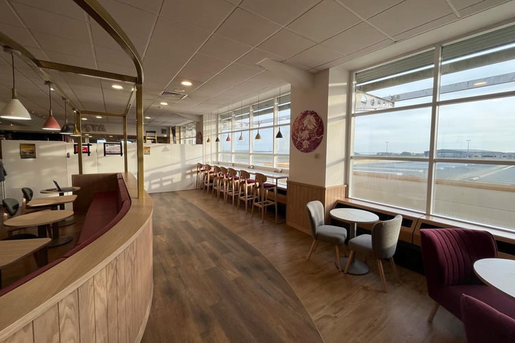 Additional Seating looking out on the runway