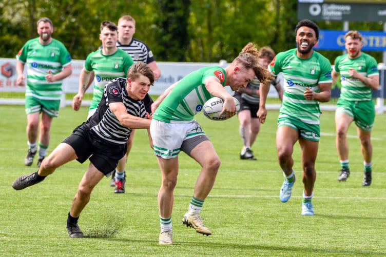 Southern Nomads ? tries to break free during Saturday's Cheshire Bowl final (Photo: Bob Shaw Photography)