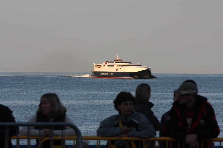 Manannan sailing into Douglas Harbour