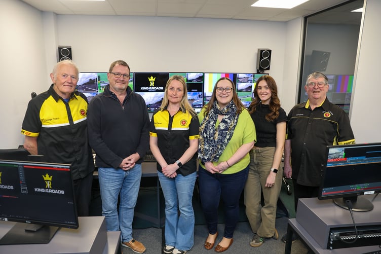 George Peach (Chairman, Southern 100), Jon Quayle (Director, Greenlight International), Rachel Palmer (Secretary, Southern 100), Aisling Ridout (Production Manager, Greenlight International), Libby Hurdman (Producer, Greenlight International) & Phil Taubman (President, Southern 100). Photo by Callum Staley (CJS Photography)