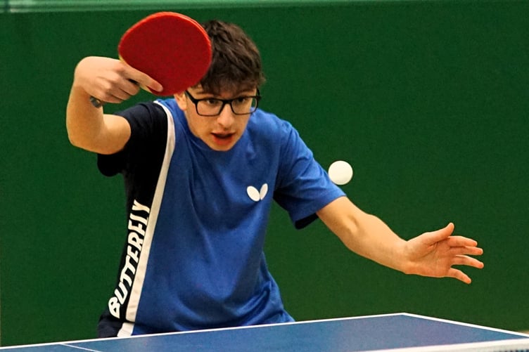 Amit Lanin on his way to winning the under-16 junior title (Photo: Malcolm Lambert)