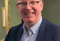 Councillor says historical 'sexting' misconduct finding doesn't have bearing on role