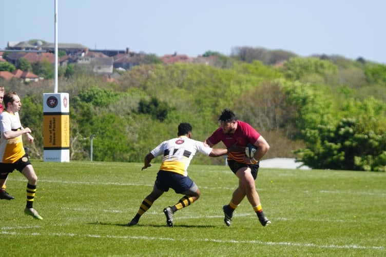 Douglas hooker Gihard Visagie on the charge against Vagabonds at Ballafletcher on Saturday (Photo: John Liver/Mumbles Pics)