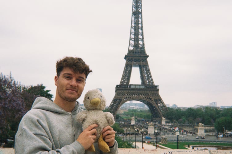 Sid and Quack at the Eifel Tower in Paris