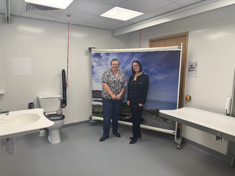 Barbara Scott (Chair of the Trustees of the Noble’s Hospital Trust) and Sarah Maltby (MHK) in the new facility.
