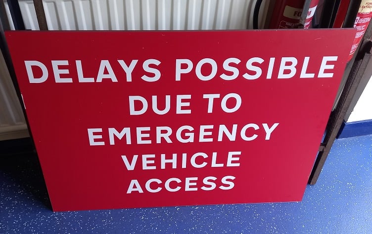 New signage for the Access Road at TT 2025