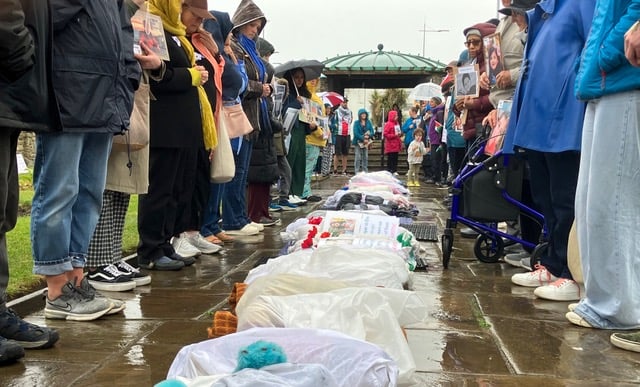 Islanders came together to pay their respects to the children who have lost their lives in Gaza