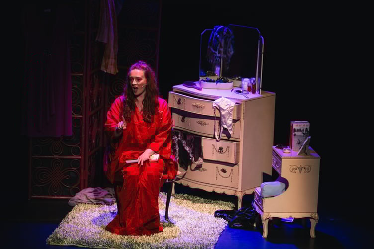 Saoirse Coyle-Carroll playing Lesley in 'Her Big Chance'