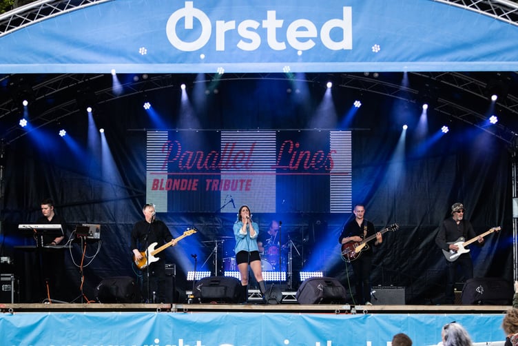 Blondie tribute act Parallel Lines