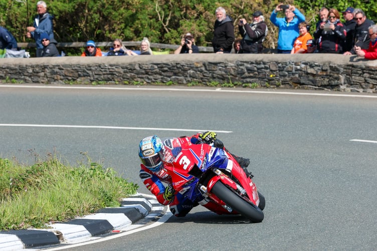 Dean Harrison, 1000 Honda by Honda Racing UK. Opul Superstock TT Race 2, Gooseneck. Isle of Man TT Races 2025. Photo by Callum Staley (CJS Photography)