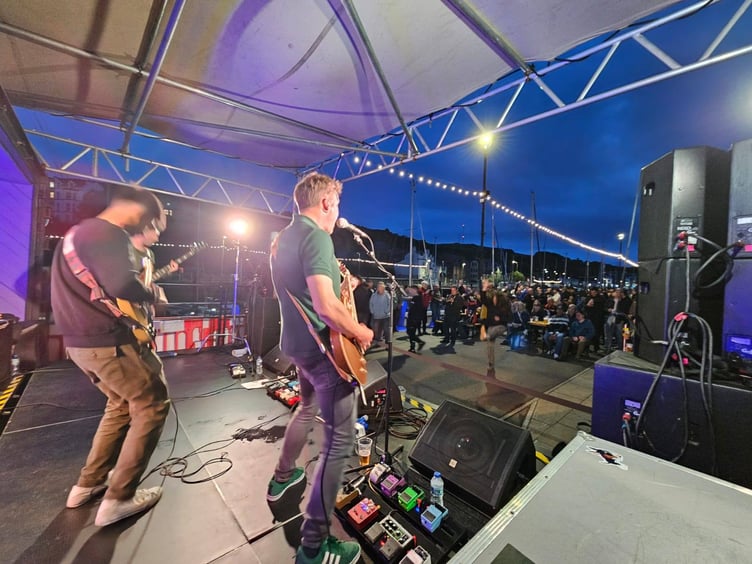 3 Million take to the stage