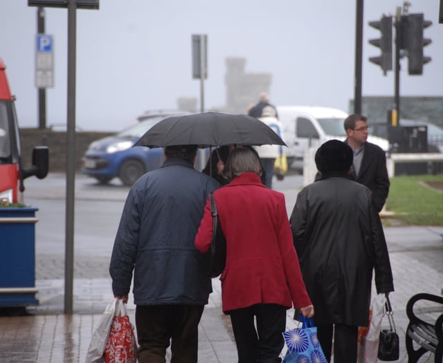 Met Office issue eight hour weather alert as heavy rain arrives 
