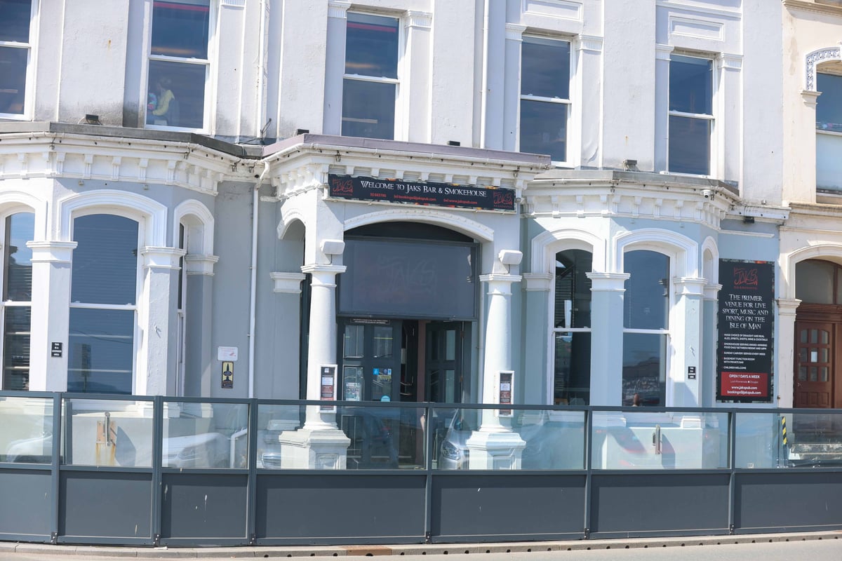 Restaurant group explains 'chef shortage' as popular smokehouse limits lunch opening times