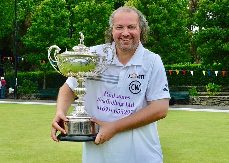 Men’s June Bowls Festival winner Callum Wraight with the impressive trophy (Photo: Arnie Withers)
