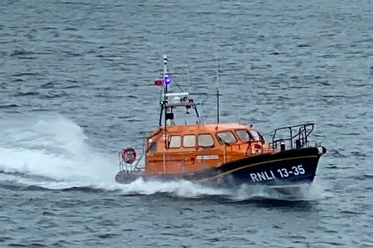 Lifeboat Frank and Brenda Winter in Peel Bay at the conclusion of the incident